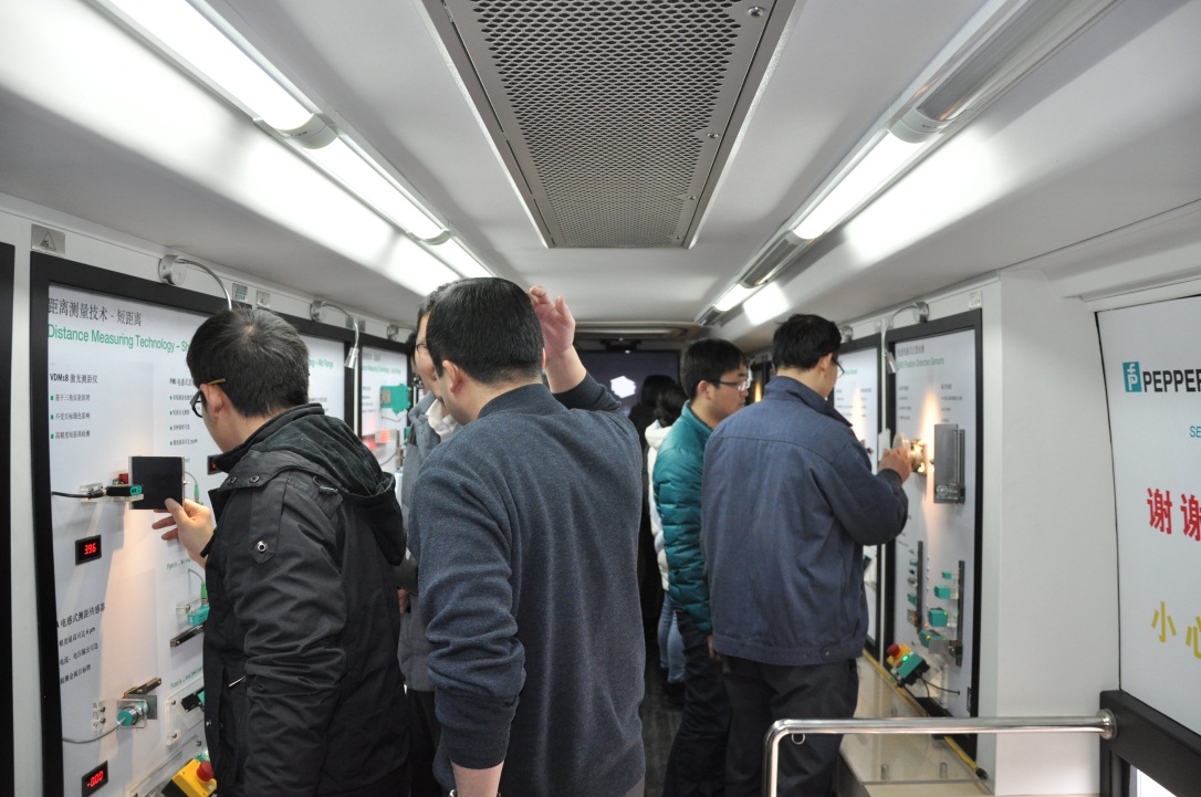 倍加福携多款传感器探访九游平台公司-5.jpg